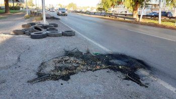 ate dejo basura y neumaticos en la rotonda ate dejo basura y neumaticos en la rotonda