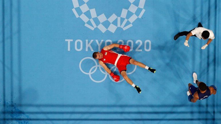 Perdía en todas las tarjetas y ganó el oro con un nocaut espectacular