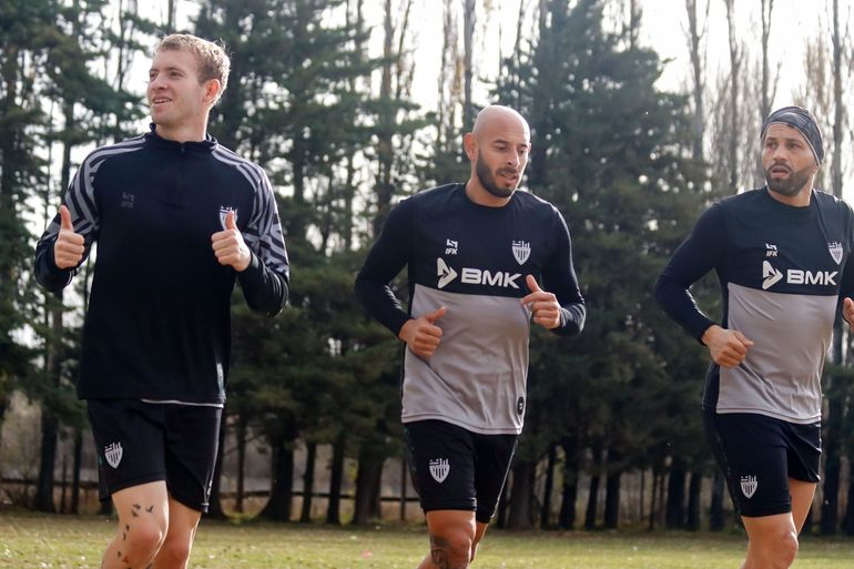 Iachetti, Tello y Amieva entrenando diferenciado en la práctica del miércoles. Fotos: Anahí Cárdena Iachetti, Tello y Amieva entrenando diferenciado en la práctica del miércoles. Fotos: Anahí Cárdena 