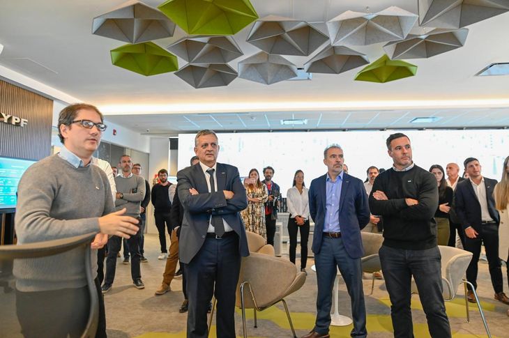 RTIC: El centro de inteligencia en tiempo real que acelera la toma de decisiones. Foto: YPF RTIC: El centro de inteligencia en tiempo real que acelera la toma de decisiones. Foto: YPF