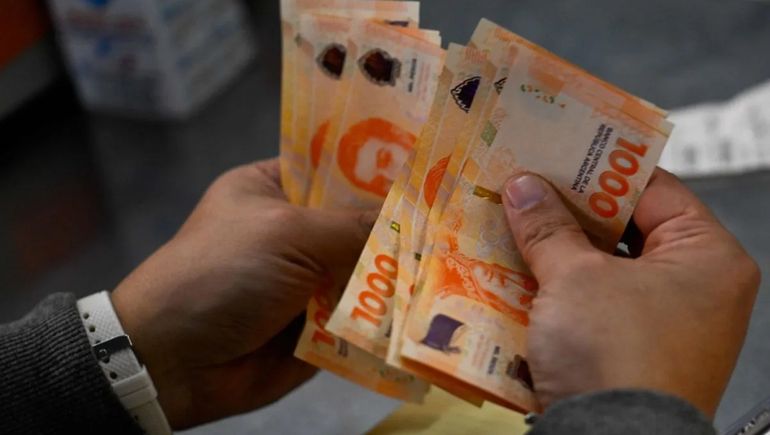 Los aumentos por paritarias llegaron a algunos gremios en los últimos días. Los aumentos por paritarias llegaron a algunos gremios en los últimos días.