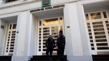 Entre los clubes allanados se encuentran Independiente, Deportivo Morón, Racing, entre otros. Foto: La Nación. Entre los clubes allanados se encuentran Independiente, Deportivo Morón, Racing, entre otros. Foto: La Nación.