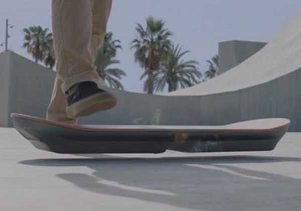 Anuncian un prototipo de aero-patinetas como las de Volver al Futuro