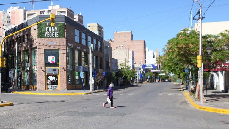 Con el DNU de distanciamiento social se busca retringuir la circulación y algunas actividades. Neuquén capital regresa al aislamiento.