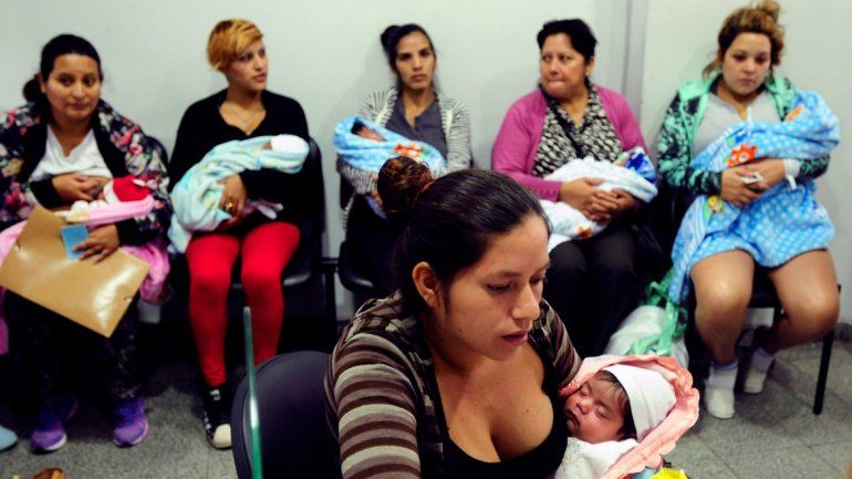 La fundación de Bill Gates prueba con embarazadas en La Maternidad.