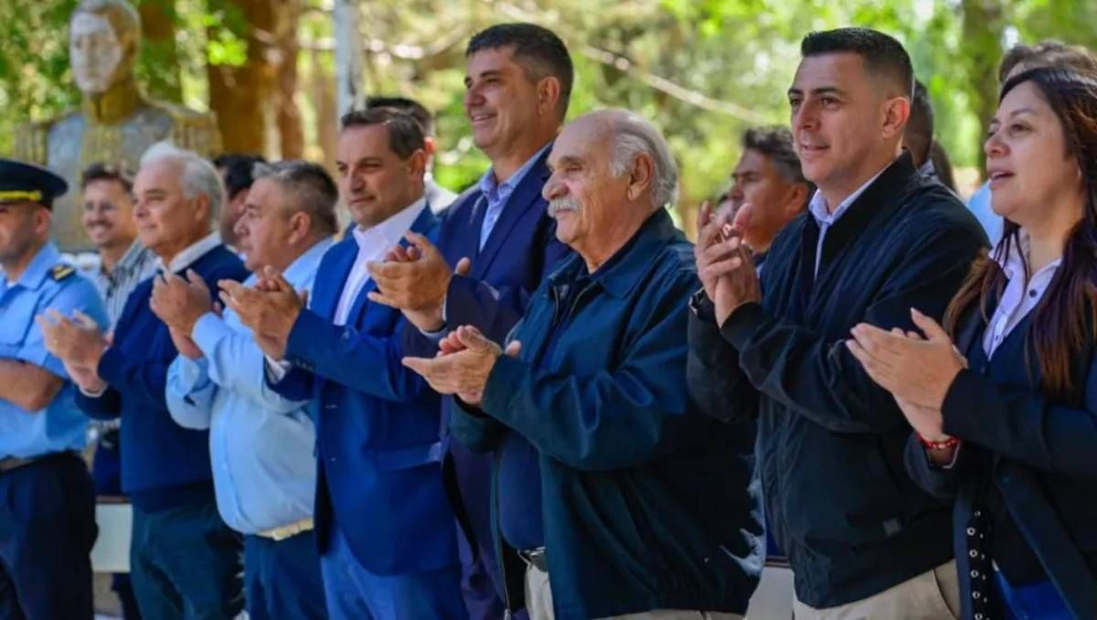 Además, firmaron dos acuerdos para la construcción de 16 viviendas como parte de “Neuquén Habita”