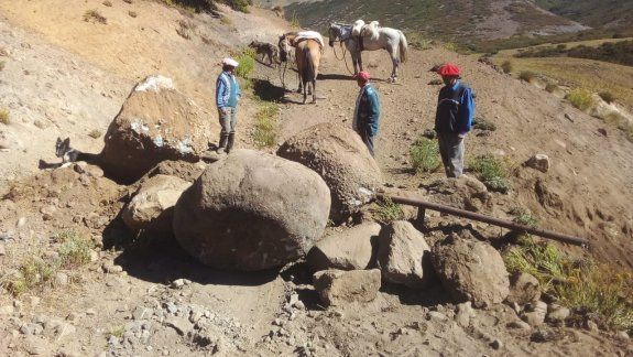 Crianceros denuncian que les cobran peaje para pasar con sus animales