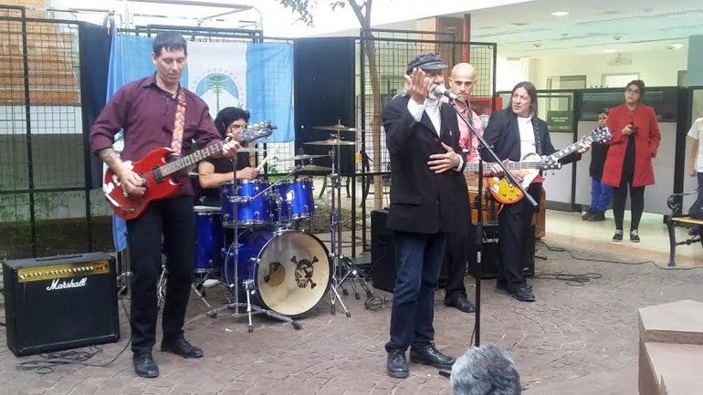 La Moto tocó la versión completa del Himno provincial