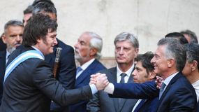 El PRO y LLA acercan posiciones en una mesa de diálogo.
