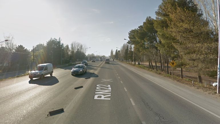 Chocan una moto y una bicicleta sobre Avenida Mosconi