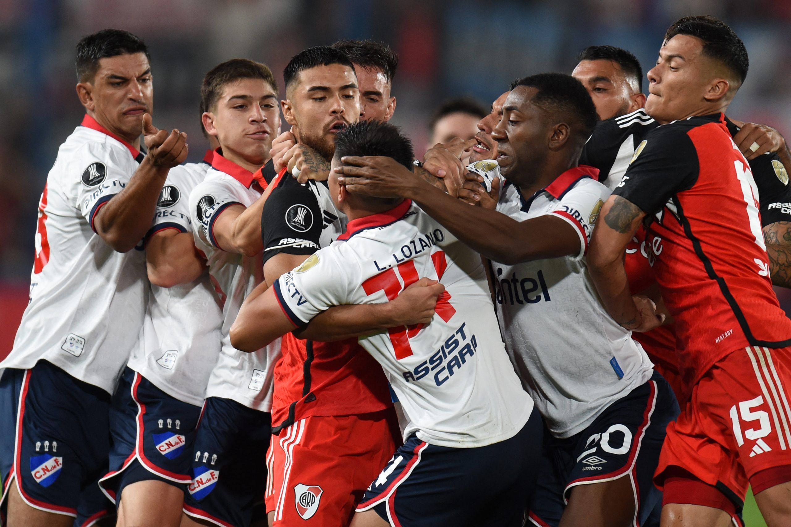 Mala racha total: cuáles son los 7 partidos que le remontaron a River tras ir ganando 2-0 en la Libertadores
