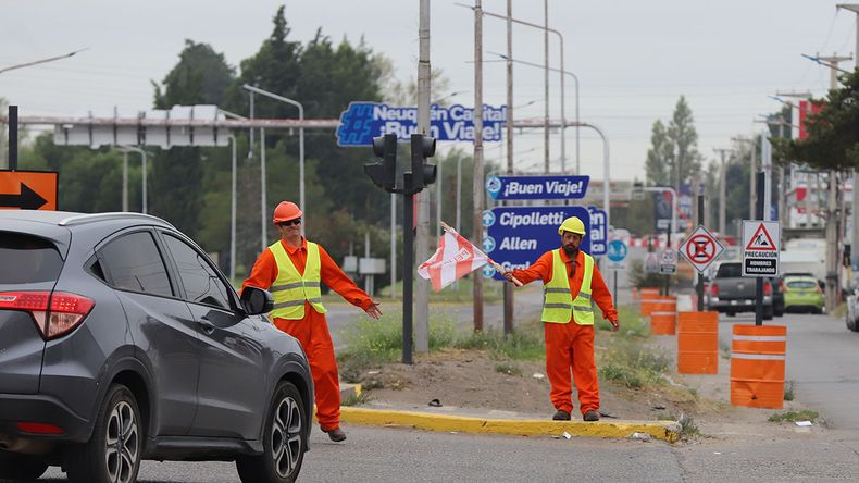 La megraobra de Avenida Mosconi en los puentes: cuál es el sector que estará listo en dos meses | LM Neuquen La megraobra de Avenida Mosconi en los puentes: cuál es el sector que estará listo en dos meses