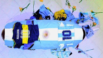 Dalma y Gianinna Maradona nunca quisieron al abogado de su padre.