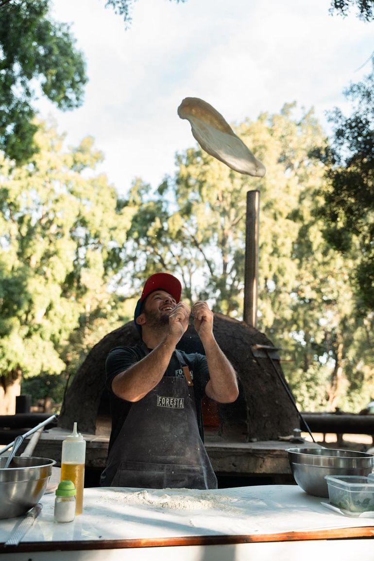 Las pizzas que hace Juan son deliciosas. Si estás por Bariloche no te las pierdas.