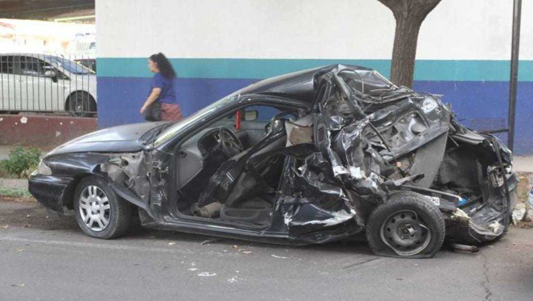 Remís trucho chocó con ocho pasajeros: hay tres muertos