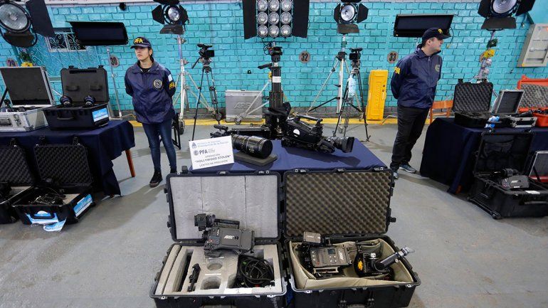 Cayó la banda que robaba equipos de cine en EE.UU.