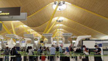 espana levanta restricciones para viajeros argentinos, pero deberan ir vacunados espana levanta restricciones para viajeros argentinos, pero deberan ir vacunados