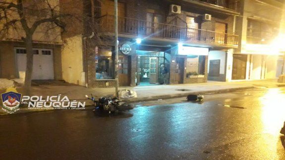 Motociclista derrapó y murió al caer de su moto en pleno centro