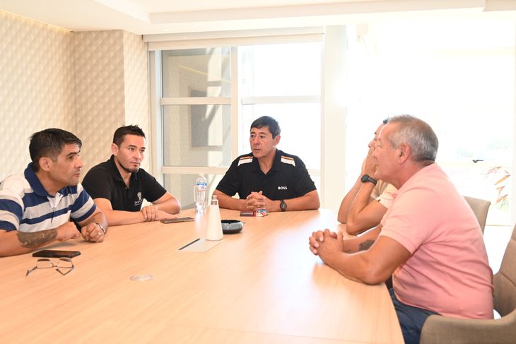 Marcelo Rucci se reunió con el intendente de 25 de Mayo, Leonel Monsalve. Marcelo Rucci se reunió con el intendente de 25 de Mayo, Leonel Monsalve.