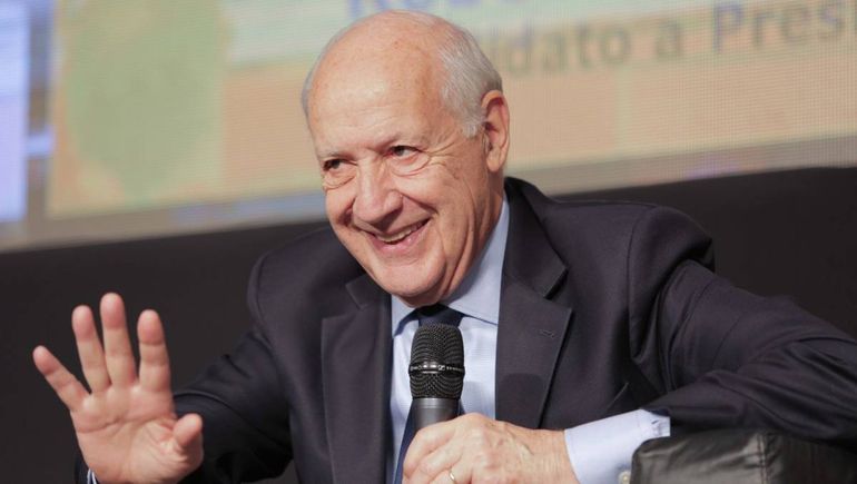 Roberto Lavagna anunció su apoyo a Sergio Massa para la segunda vuelta