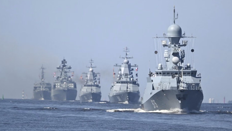 Las fuerzas rusas derribaron 13 drones que atacaron la península de Crimea. Las fuerzas rusas derribaron 13 drones que atacaron la península de Crimea.