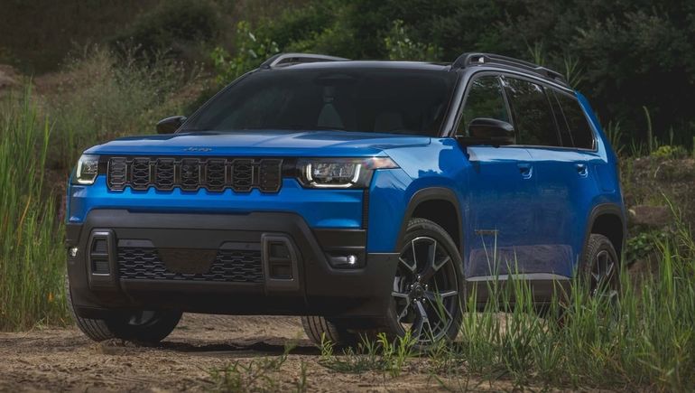 El nuevo Jeep Cherokee estrena un sistema híbrido que combina un motor naftero 1.6 turbo con dos eléctricos para entregar 213 CV y 312 Nm de torque.