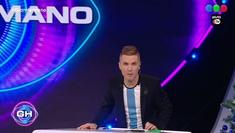 Enojo en las redes por el misterioso sobre dorado que Del Moro no abrió