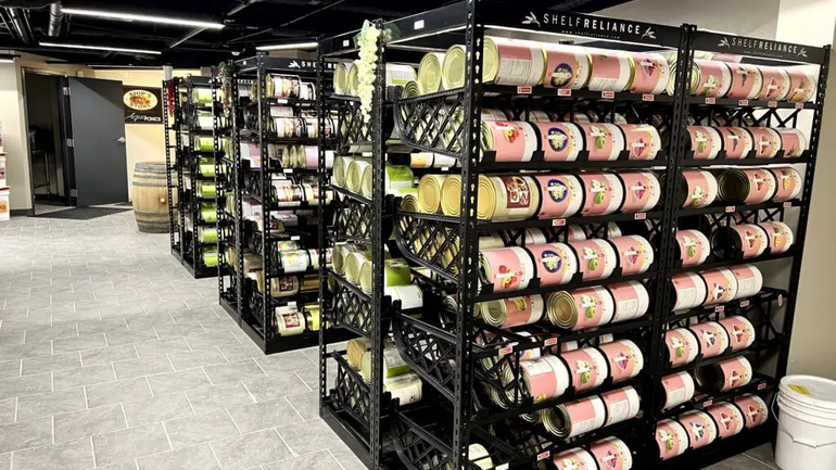 Almacen general en Survival Condo. Almacen general en Survival Condo.