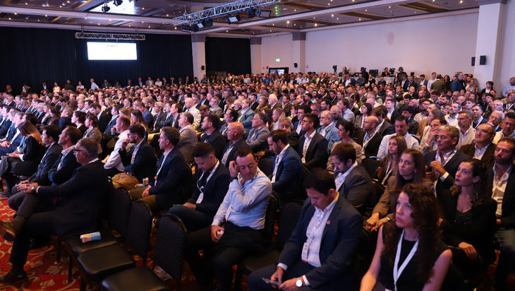 Auditorio colmado para escuchar a Marín y a los referentes de la industria.