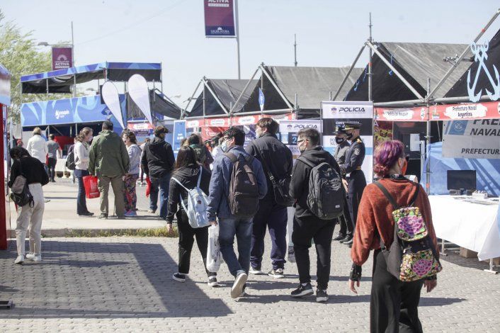 Expo Vocacional: en el primer día, los jóvenes se volcaron a las carreras tradicionales