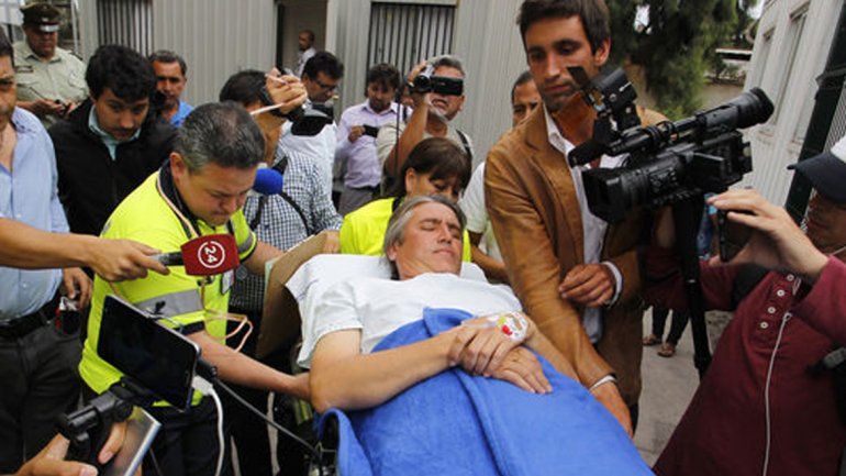 Rossi recibió golpes en la cabeza y cortes en el cuerpo. Se recupera bien.