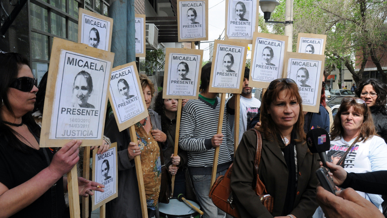 Un asesino libre y el sufrimiento intacto: la mamá de Micaela Recchini defendió la figura de femicidio