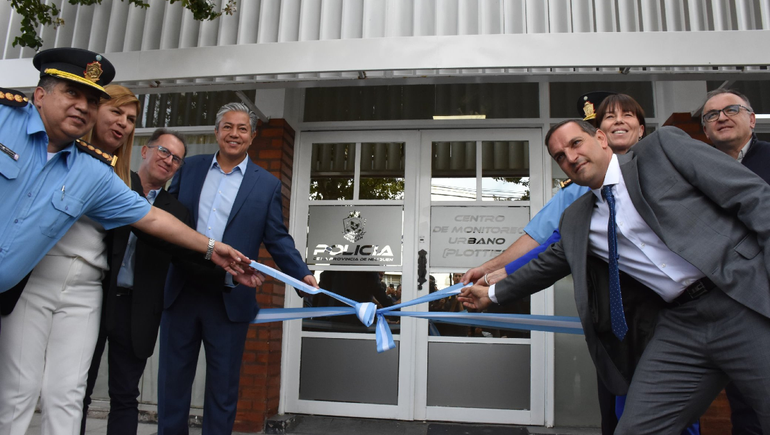 Figueroa inauguró un nuevo Centro de Monitoreo en Plottier