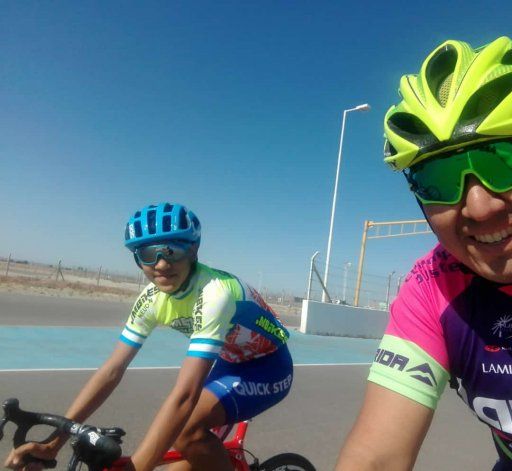 A Joaco le gusta andar en bici y ama los deportes.