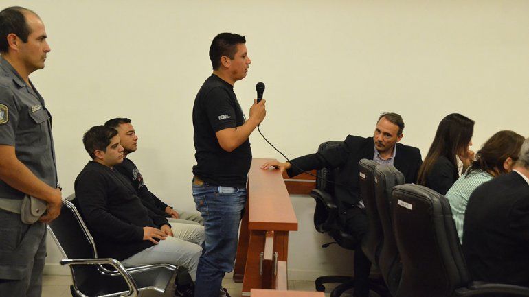 Acusaron a cuatro policías por la golpiza a Tecker