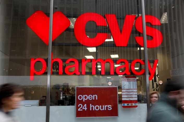 COVID-19: en EEUU comenzaron a vacunar en las farmacias