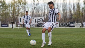 Nicolás Trecco, uno de los puntos altos en la victoria de Cipolletti. Nicolás Trecco, uno de los puntos altos en la victoria de Cipolletti.