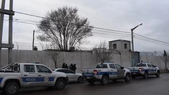 El operativo en la Alcaidía de Trelew se inició a las 8.30 del martes 6 de agosto, a pedido del fiscal de ciberdelitos de Chubut. El operativo en la Alcaidía de Trelew se inició a las 8.30 del martes 6 de agosto, a pedido del fiscal de ciberdelitos de Chubut.