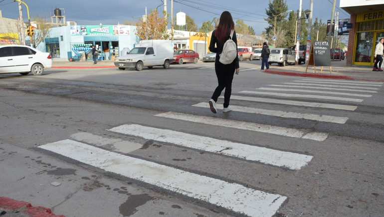 Respetar a peatones es clave para la convivencia.