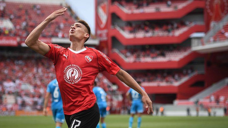 El diablo quiere meter la cola y le da pelea a la Acade