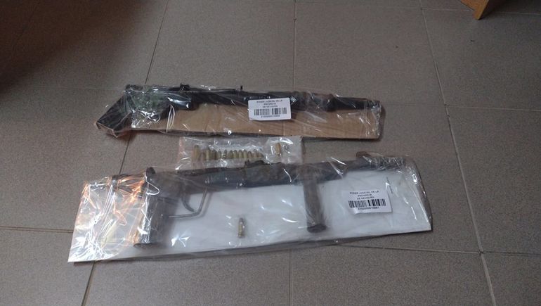 Amenazó a su ex y disparó al aire dos veces en plena calle