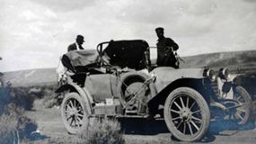 Auto de Amaranto Suárez.