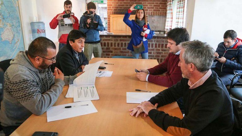 Provincia ofertó extender el acuerdo salarial por IPC a los gremios estatales