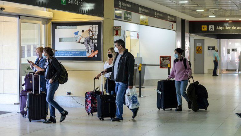 Quedan menos de 50 neuquinos varados en el exterior