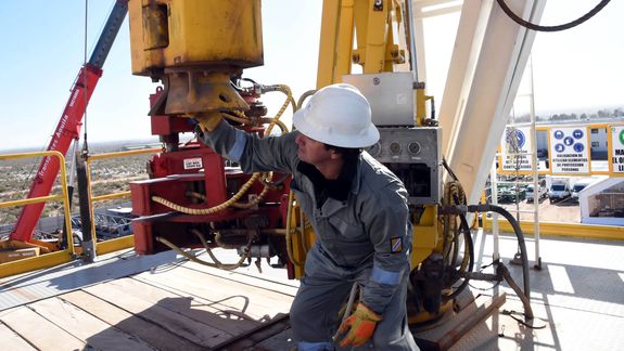 Indicadores petroleros debajo de la economía arrastrados por la debacle en los servicios
