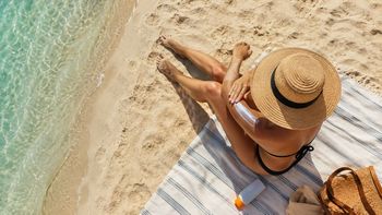 Varias playas del Caribe, Hawái y el Pacífico comenzaron a restringir protectores solares por su impacto ambiental. Varias playas del Caribe, Hawái y el Pacífico comenzaron a restringir protectores solares por su impacto ambiental.