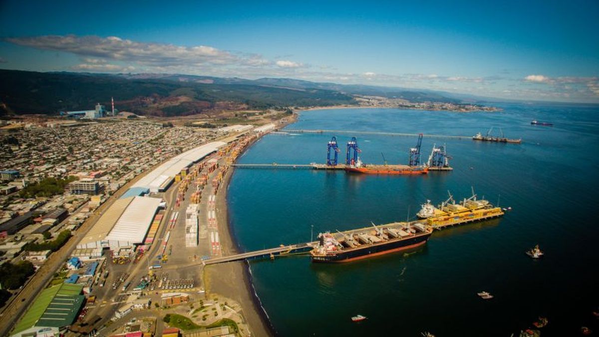 Inician acciones legales contra terminal portuaria de Chile thumbnail