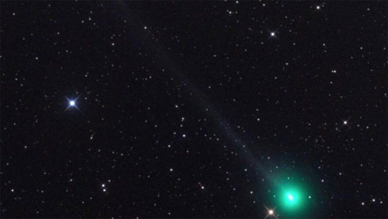 Desde casa ¡todos a mirar el paso del cometa Swan!