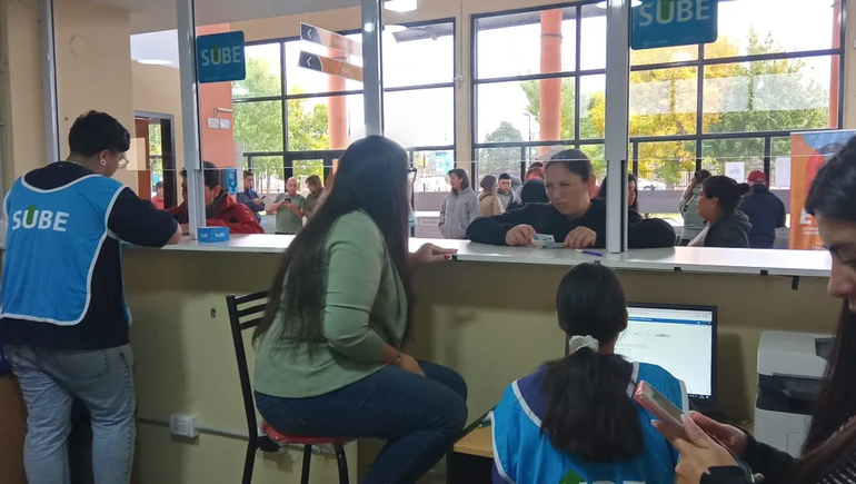 Desde el martes los vecinos de Plottier viajan con SUBE