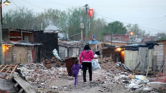 La pobreza en la Argentina aumentó al 42% al cierre de 2020